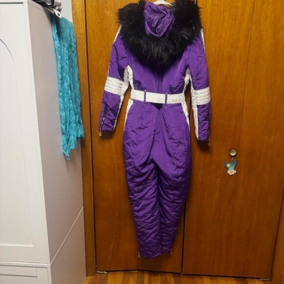 Super cute purple & white one piece snowsuit - Picture 1 of 2